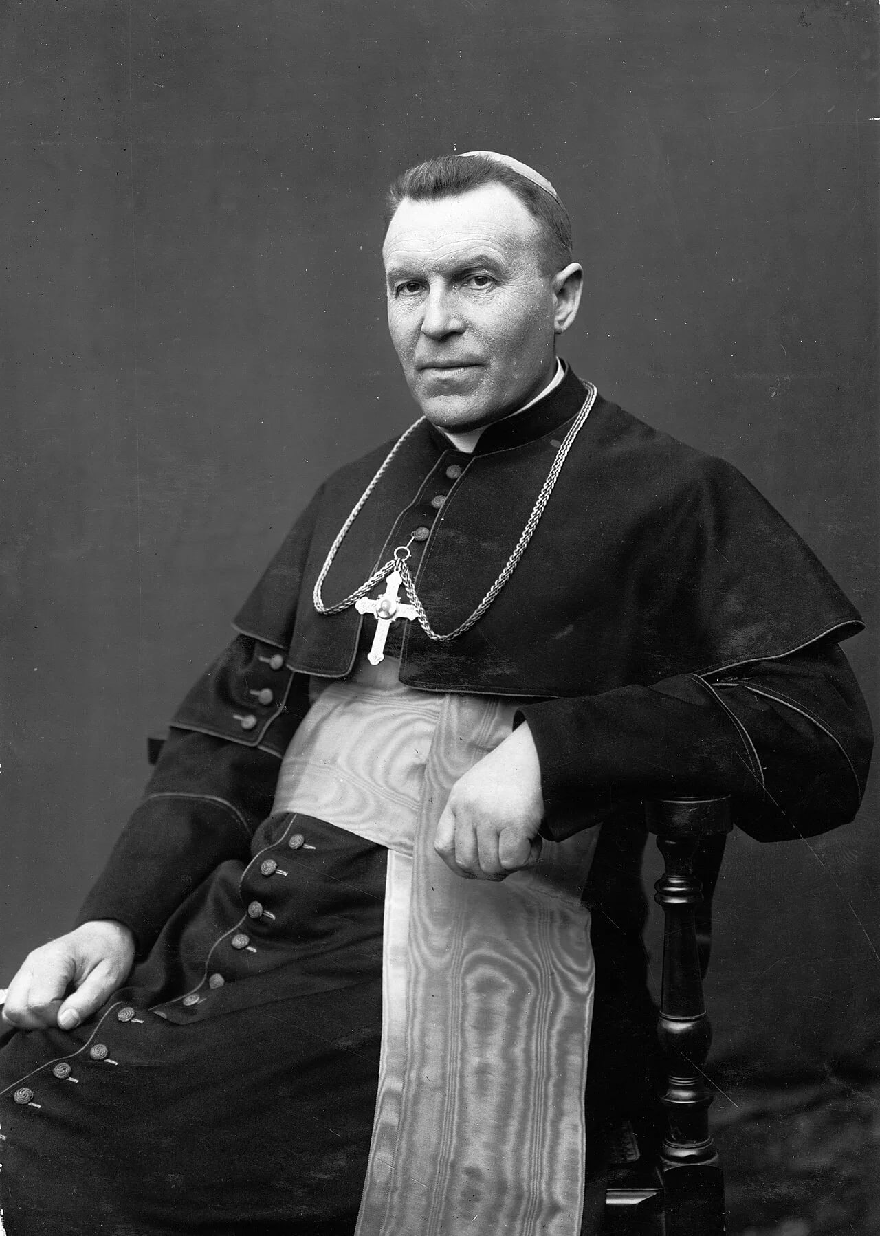 Porträt von Konstantyn Dominik (1870–1942) – Gedenkseite