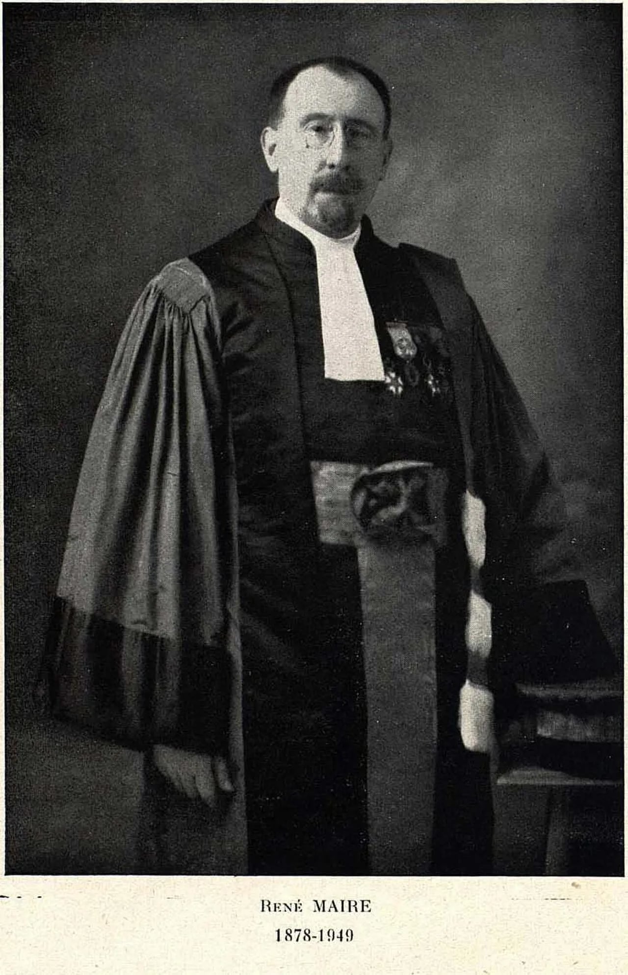 Porträt von René Charles Joseph Ernest Maire (1878–1949) – Gedenkseite