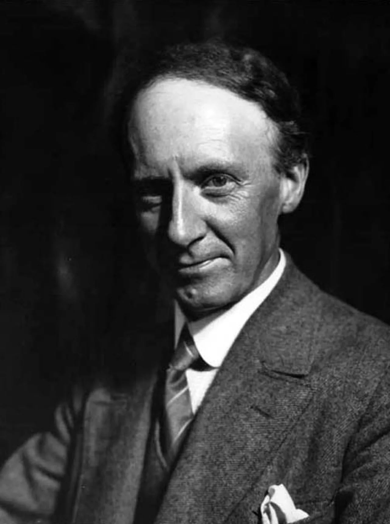 Portrait of J. E. H. MacDonald (1873–1932) – memorial page