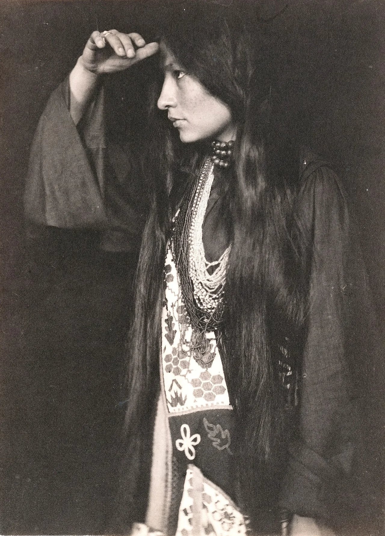 Portrait of Zitkala-Ša (1876–1938) – memorial page