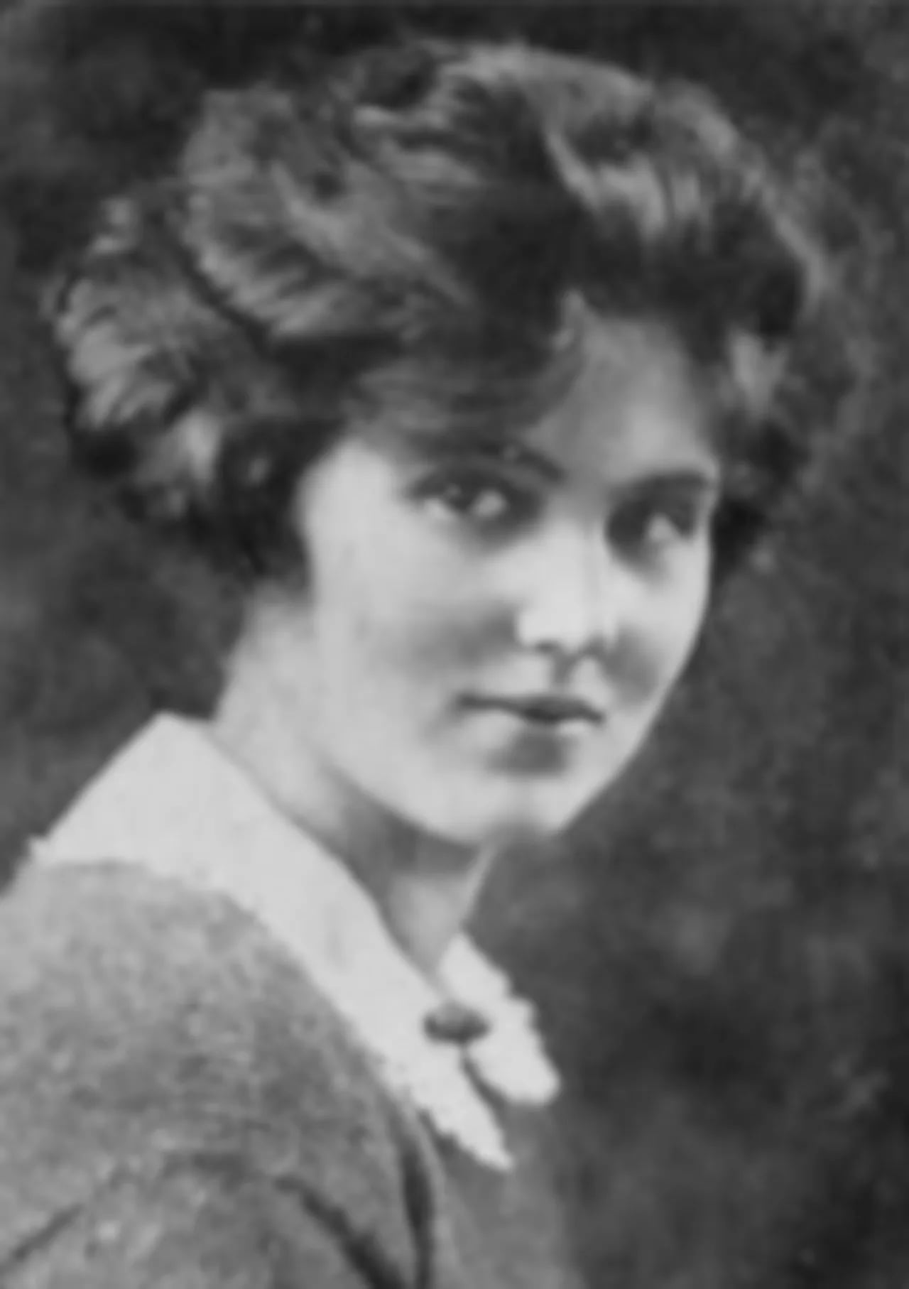 Portrait of Caroline Bancroft (1900–1985) – memorial page