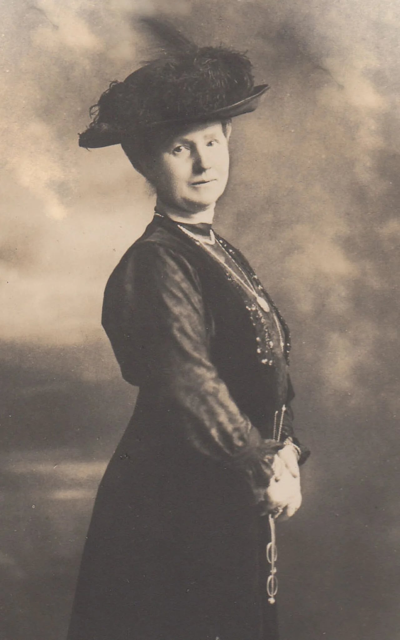Porträt von Luise Karoline Juliane von Schleswig-Holstein-Sonderburg-Glücksburg (1858–1936) – Gedenkseite