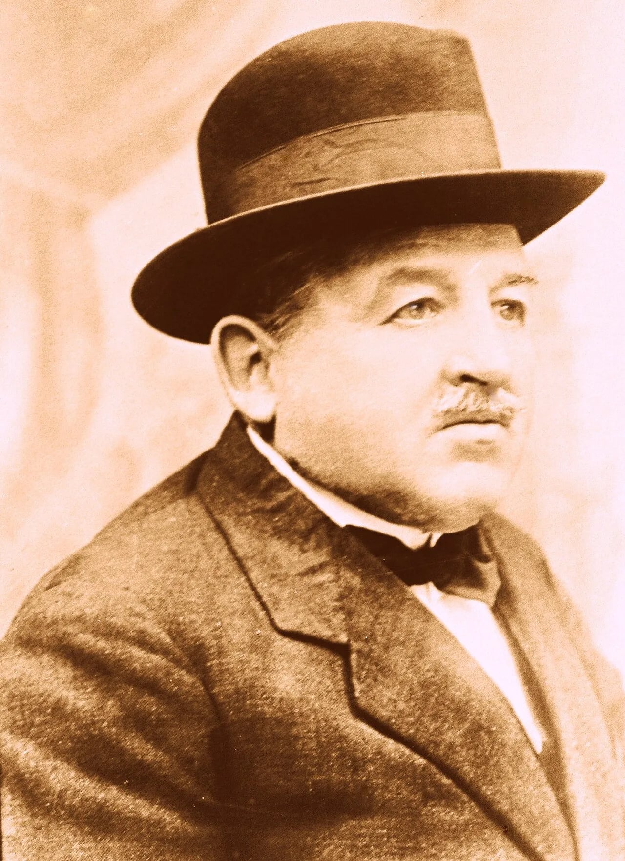 Portrait of Luis María Mora (1867–1936) – memorial page