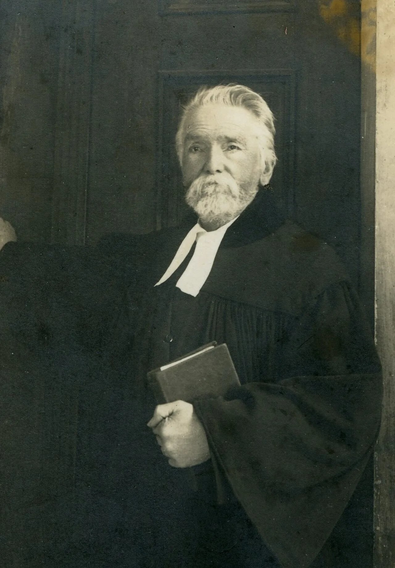 Portrait of Ernst Schwarz (1845–1925) – memorial page