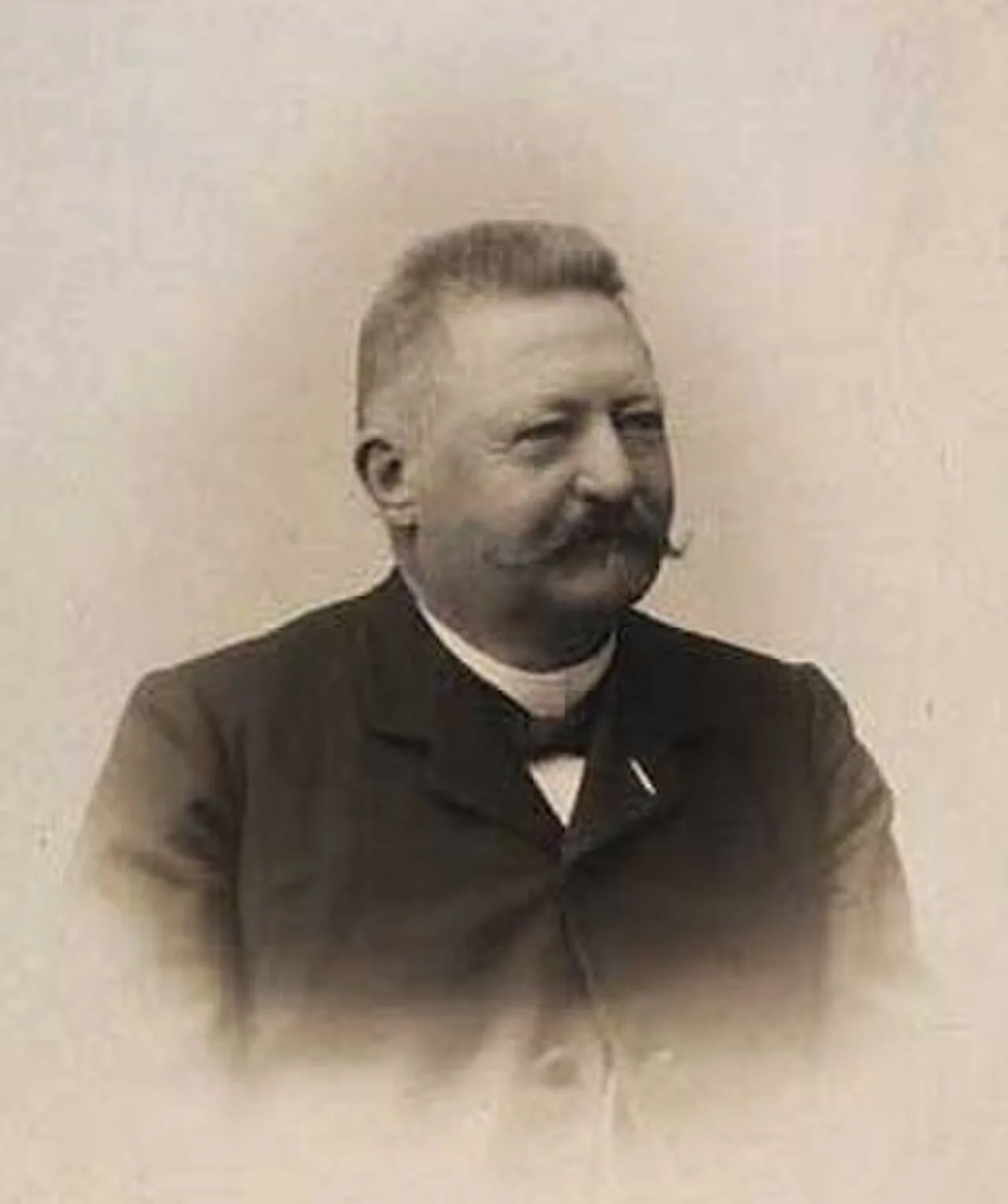 Porträt von Oscar Neumann (1847–1926) – Gedenkseite