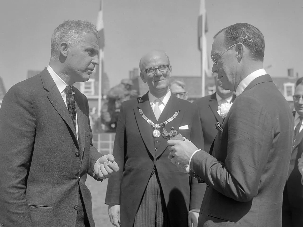 Portrait of Christiaan van Hofwegen (1916–1989) – memorial page