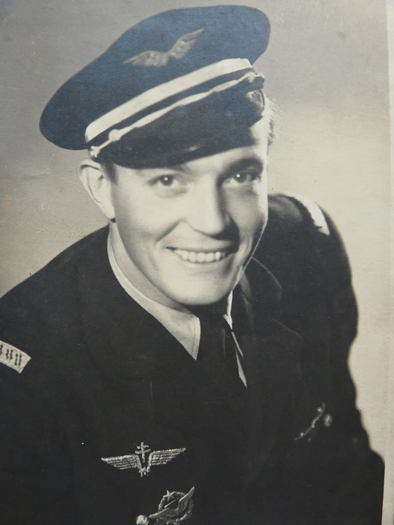 Portrait of Roger Penverne (1918–1945) – memorial page