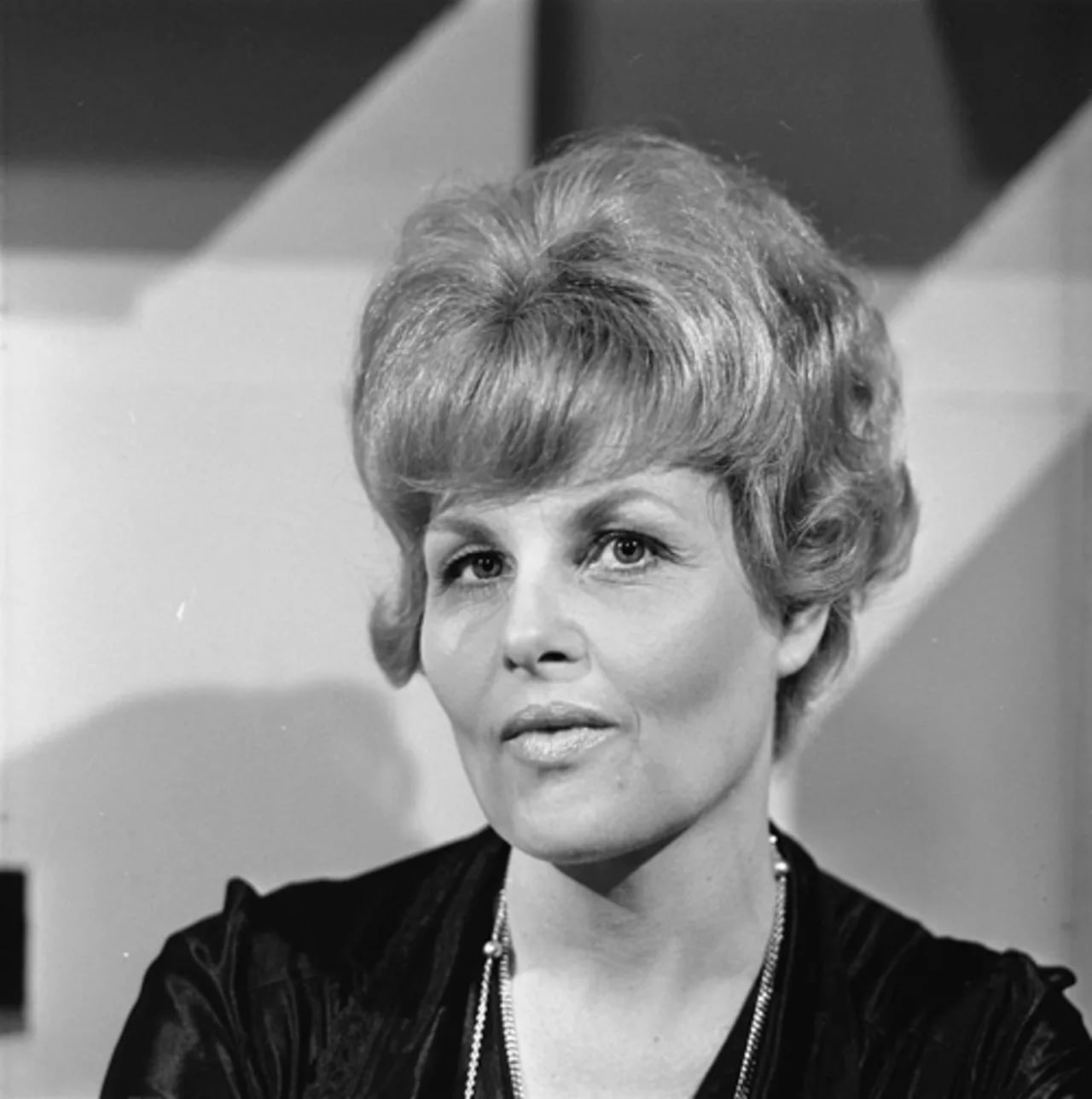 Portrait of Christel Adelaar (1935–2013) – memorial page