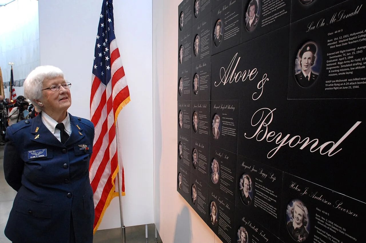 Portrait of Elaine D. Harmon (1919–2015) – memorial page