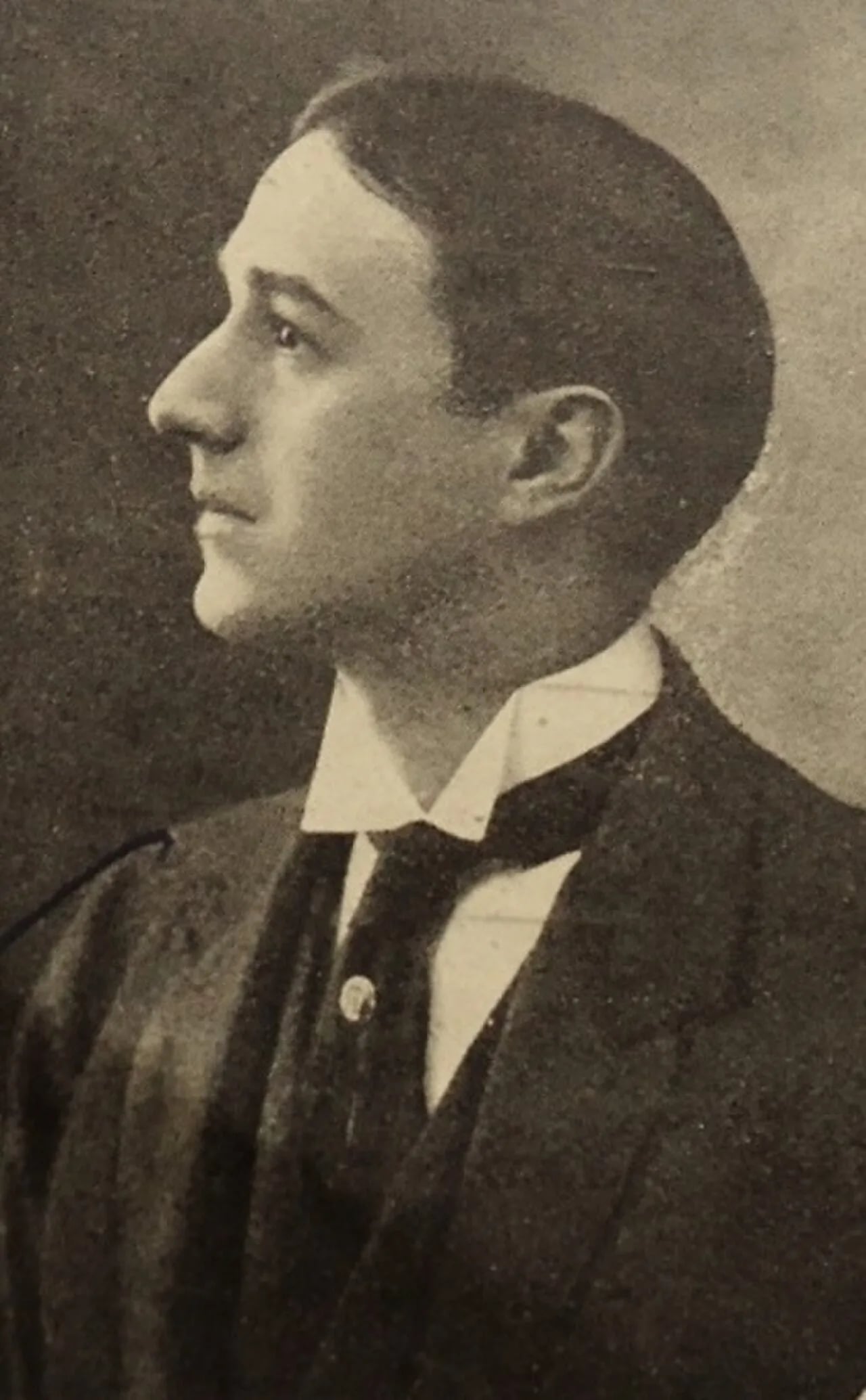 Porträt von Jean Peyrière (1885–1965) – Gedenkseite