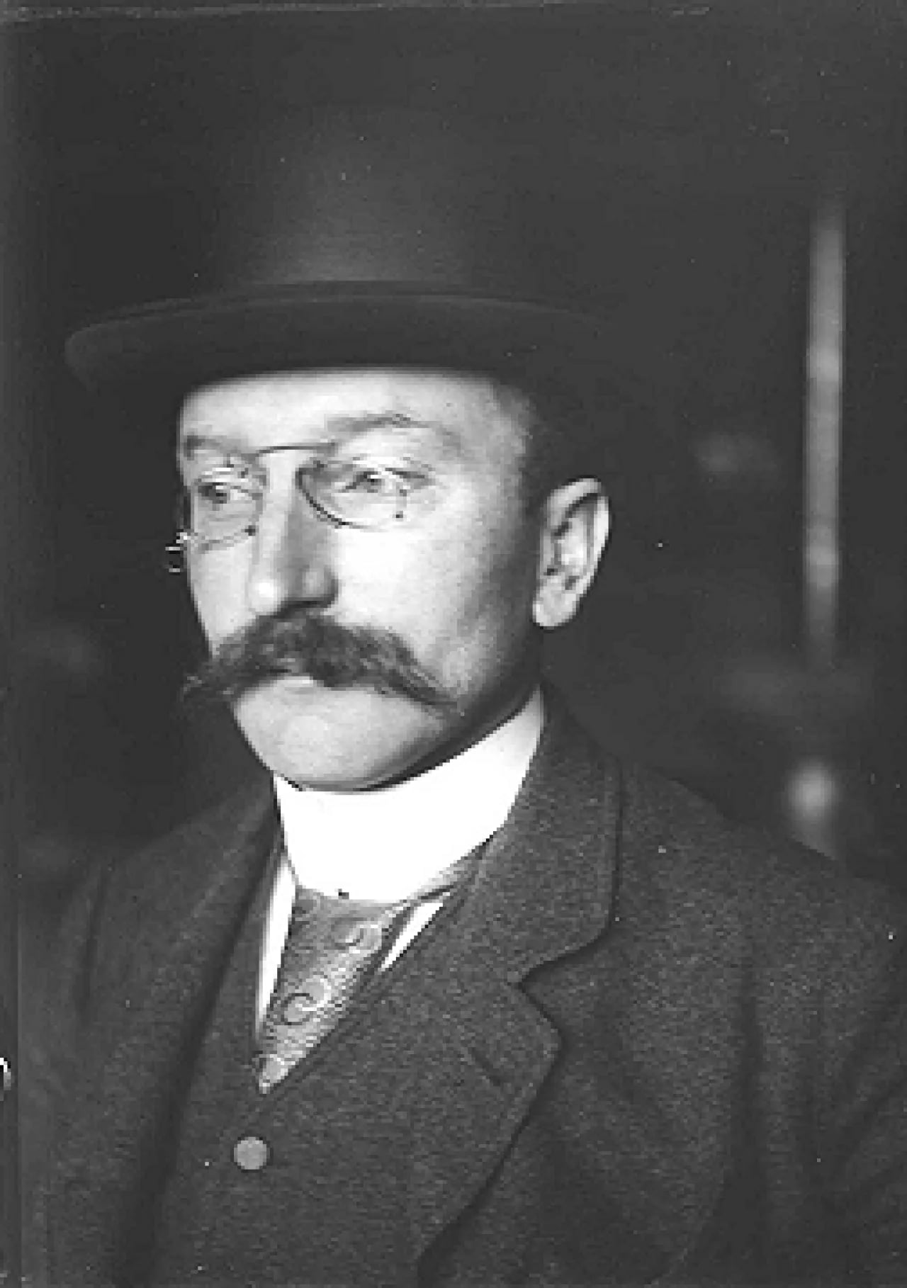 Porträt von Frans Erens (1857–1935) – Gedenkseite