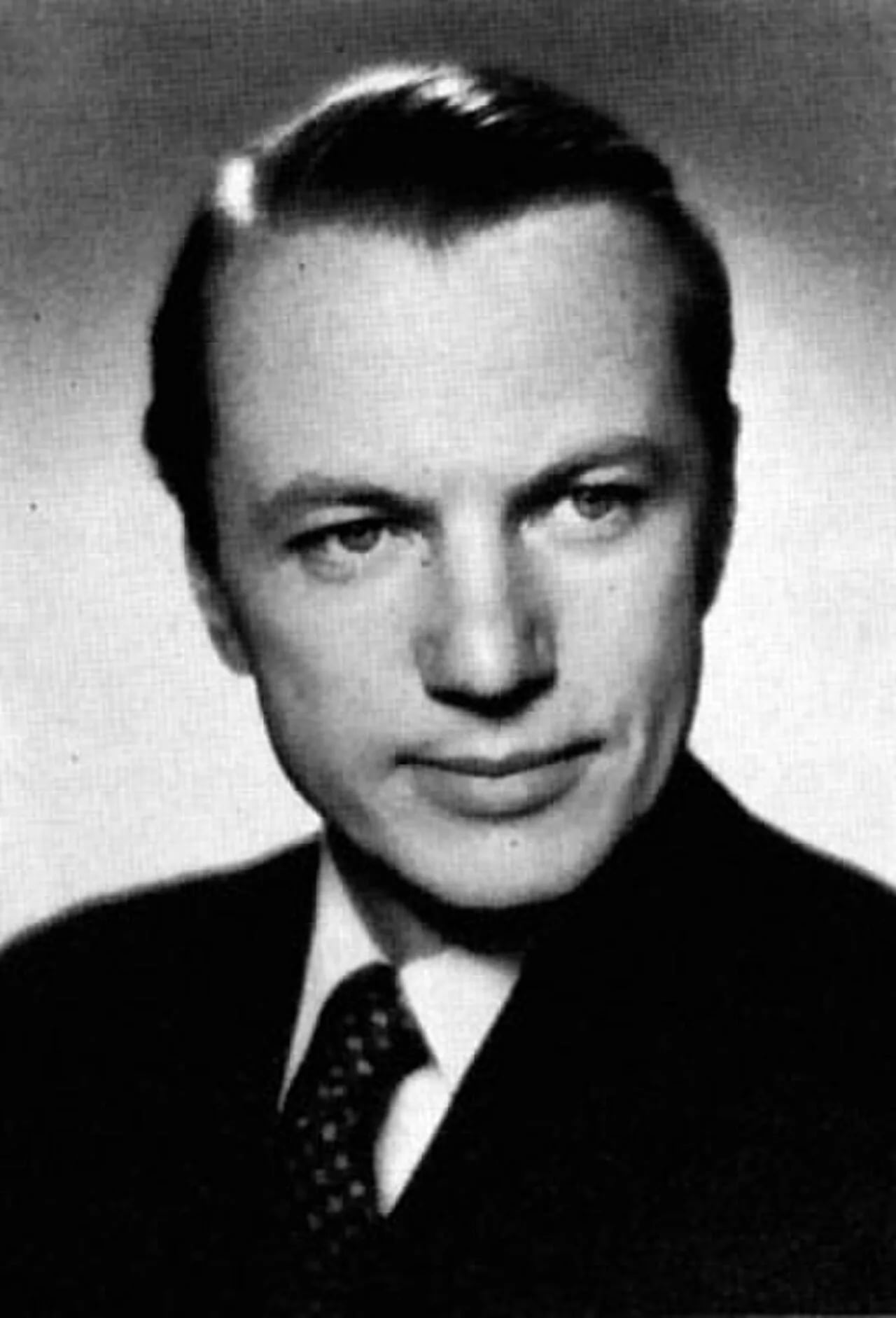Portrait of Åke Holmberg (1907–1991) – memorial page