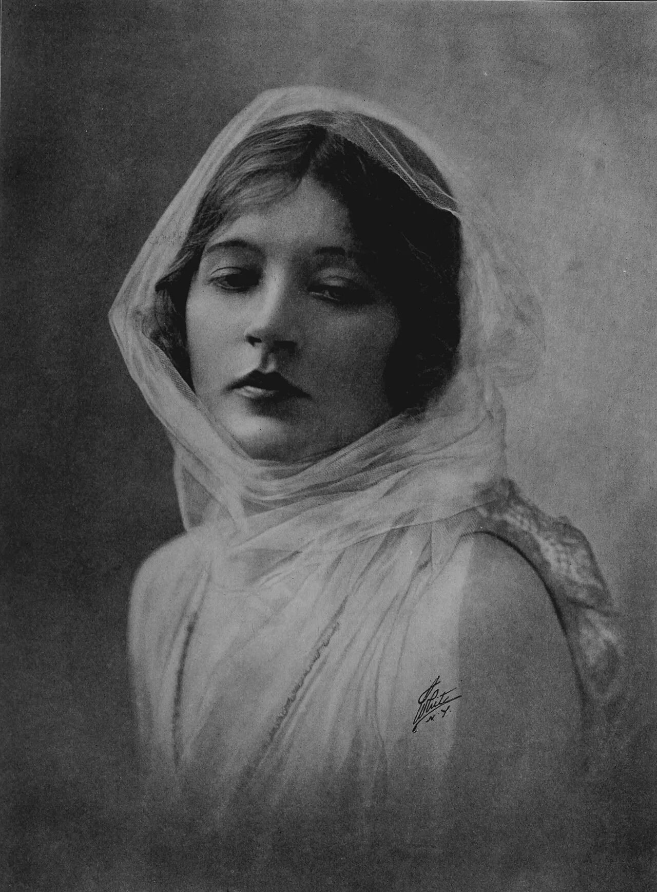 Portrait of Mae Murray (1885–1965) – memorial page