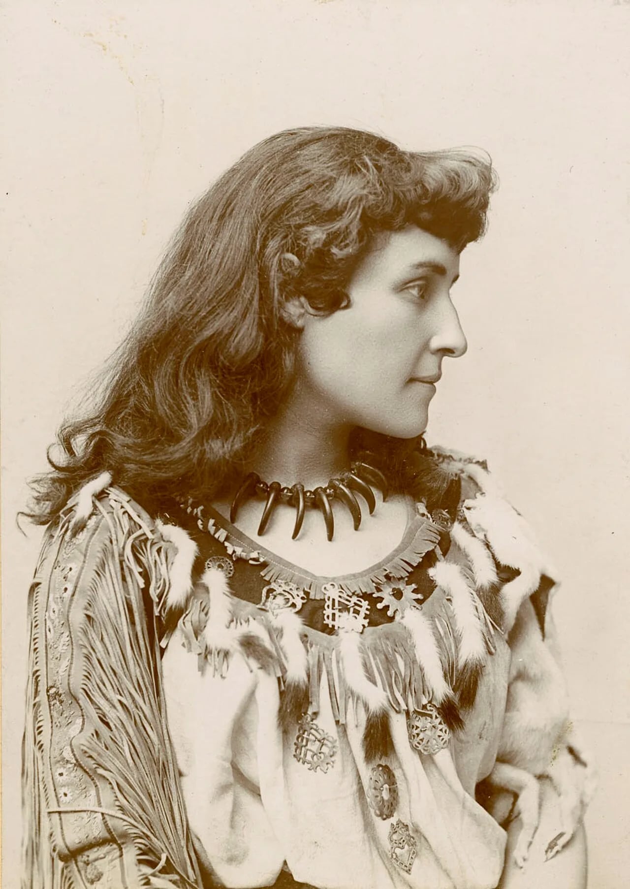 Portrait of E. Pauline Johnson (1861–1913) – memorial page