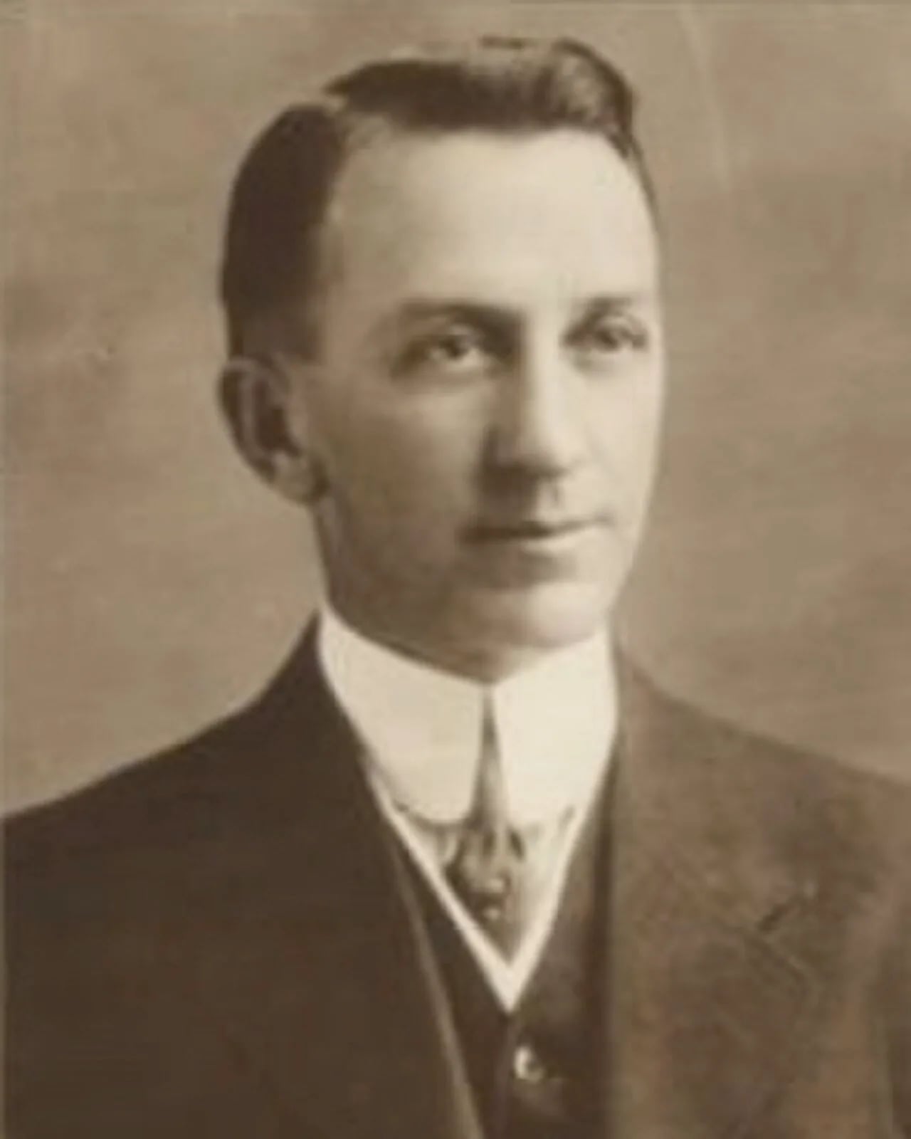 Porträt von Julien Gunn (1877–1948) – Gedenkseite