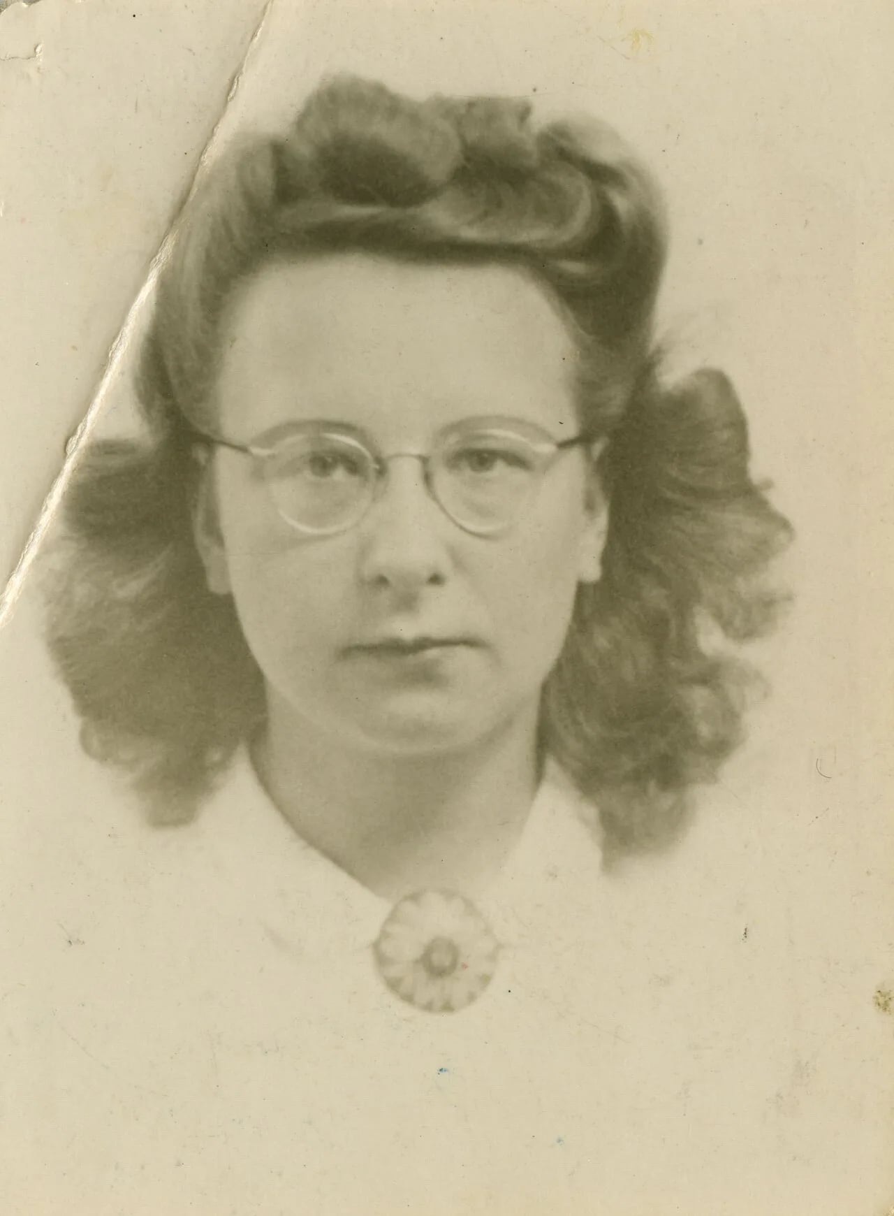 Portrait of Bep Voskuijl (1919–1983) – memorial page