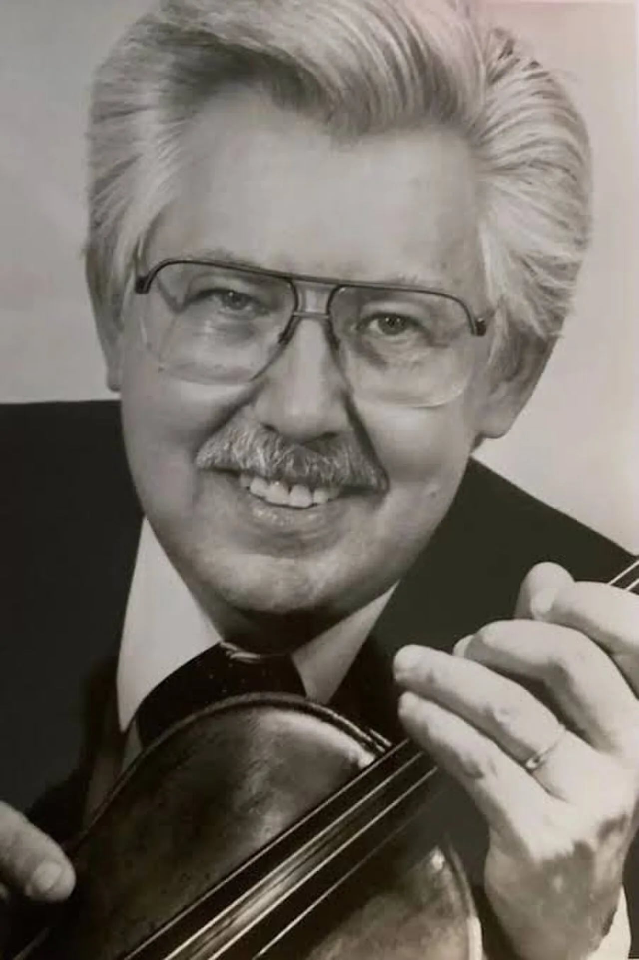 Porträt von Charles Treger (1935–2023) – Gedenkseite