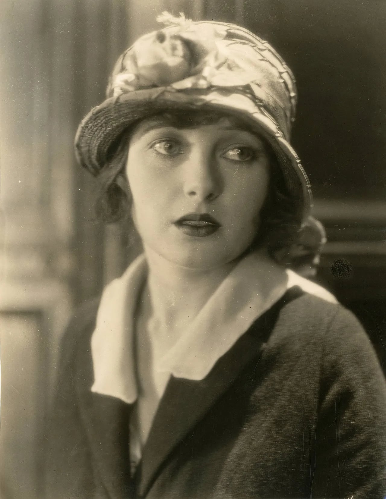Porträt von Corinne Griffith (1894–1979) – Gedenkseite