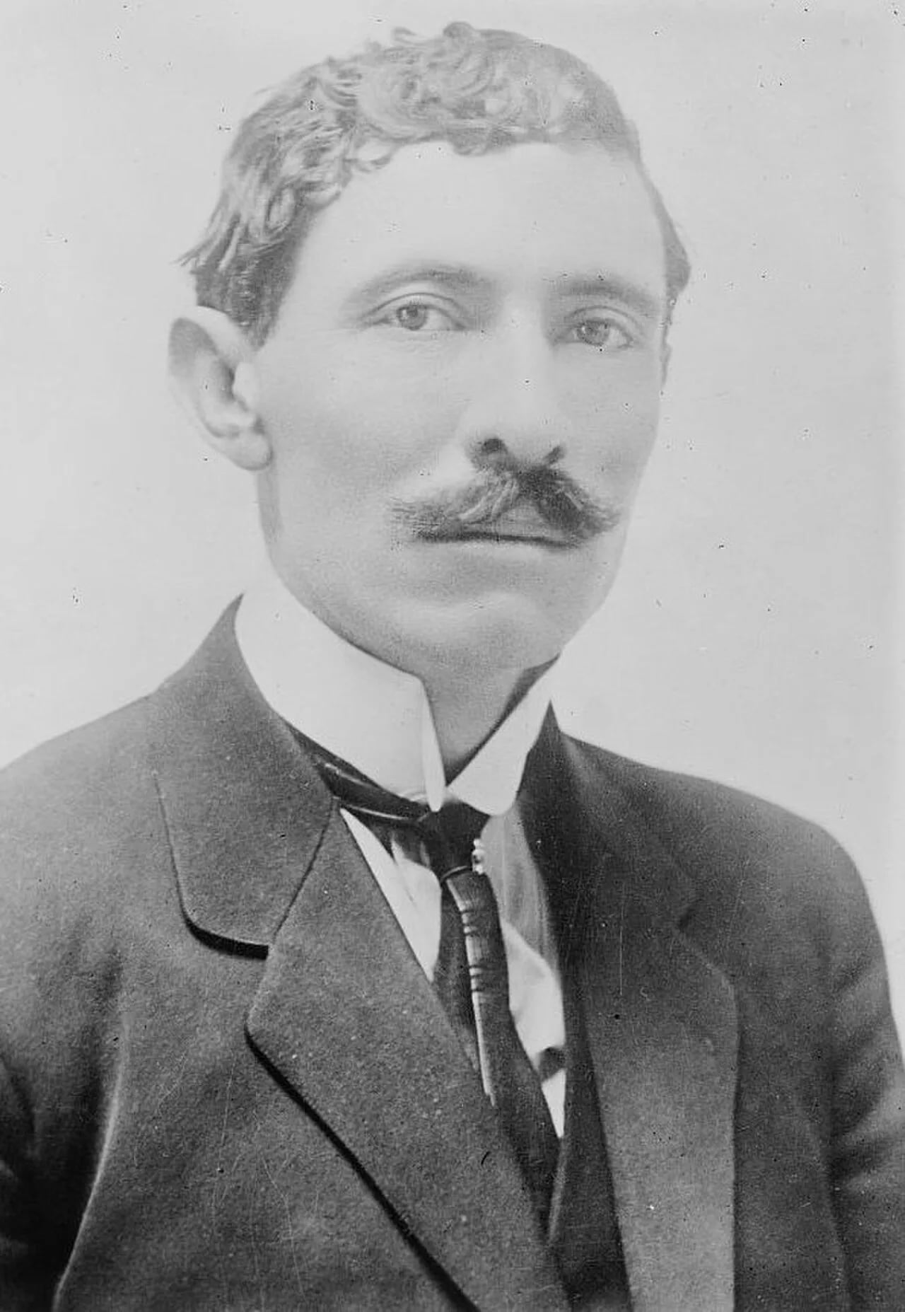 Porträt von Pascual Orozco (1882–1915) – Gedenkseite