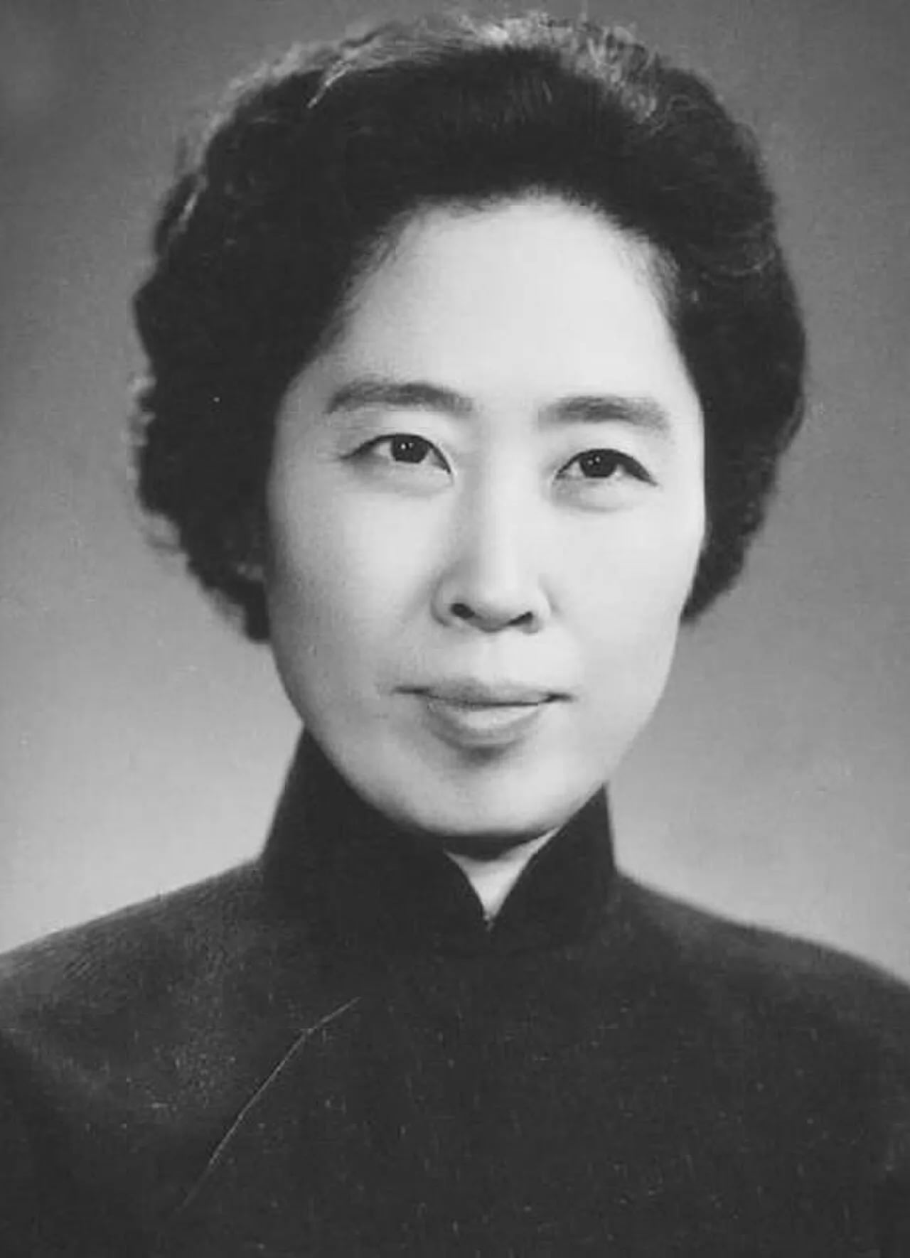 Portrait of Wang Guangmei (1921–2006) – memorial page