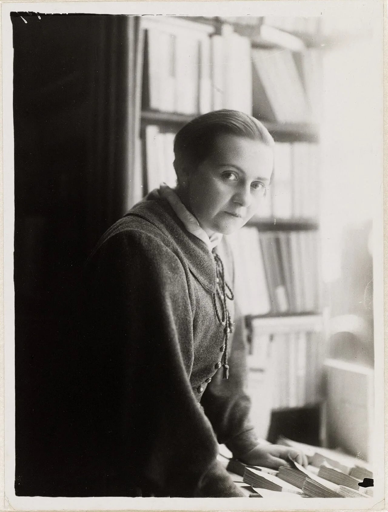 Portrait of Adrienne Monnier (1892–1955) – memorial page