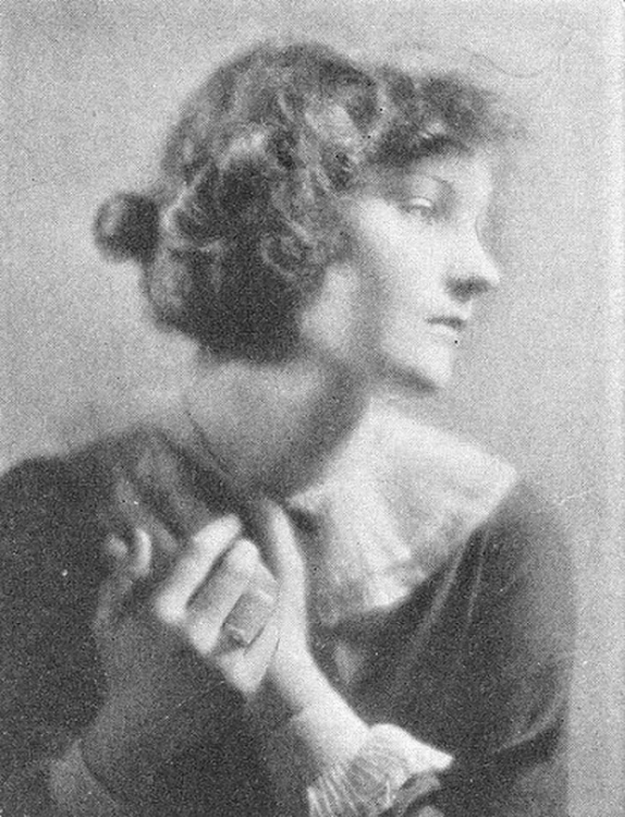 Portrait of Helen Chandler (1906–1965) – memorial page