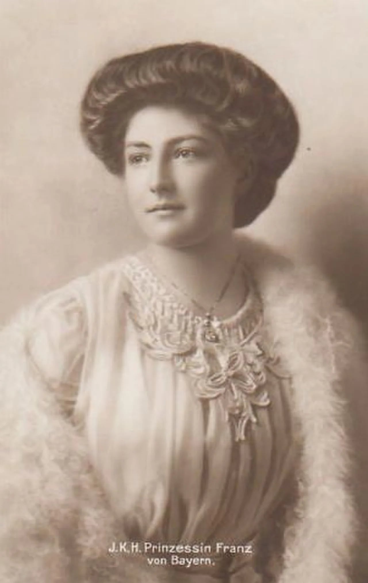Portrait of Isabella von Croÿ (1890–1982) – memorial page