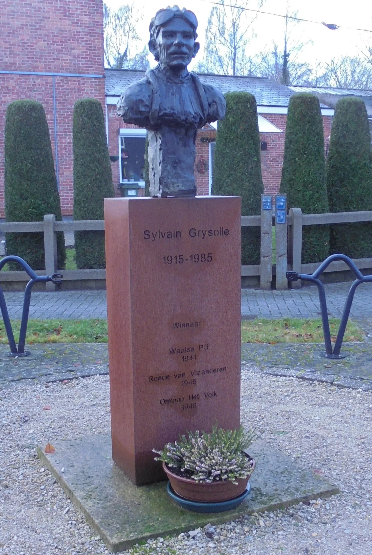Porträt von Sylvain Grysolle (1915–1985) – Gedenkseite