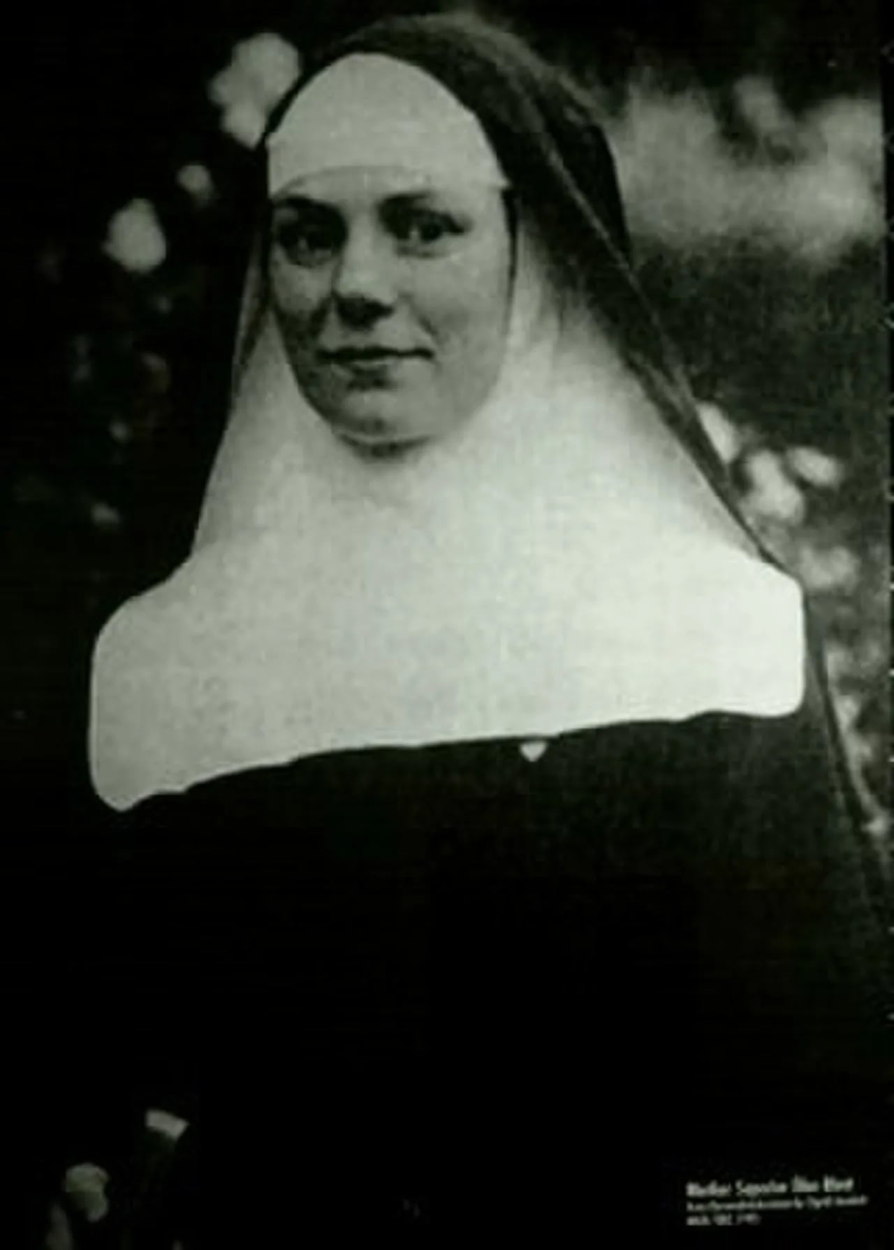 Portrait of Élise Rivet (1890–1945) – memorial page