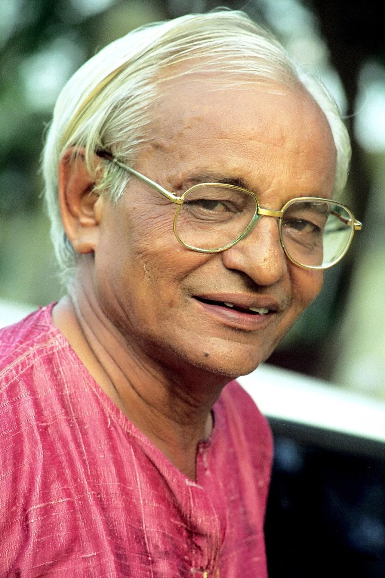 Porträt von Chinu Modi (1939–2017) – Gedenkseite