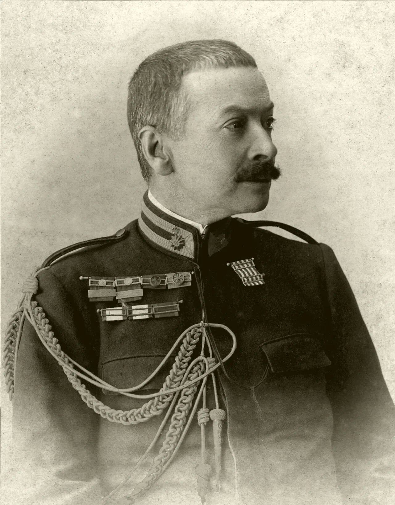 Porträt von Joaquim Augusto Mouzinho de Albuquerque (1855–1902) – Gedenkseite