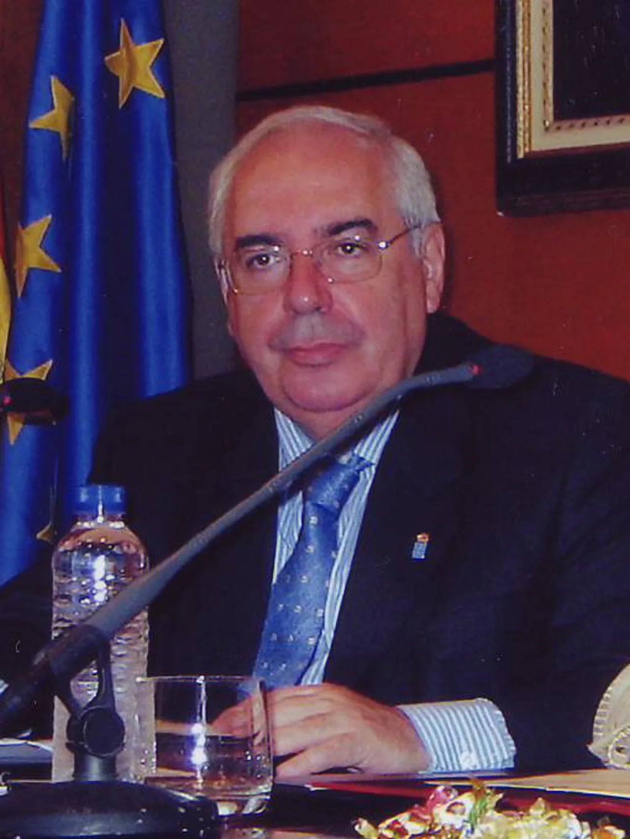 Portrait of Vicente Álvarez Areces (1943–2019) – memorial page