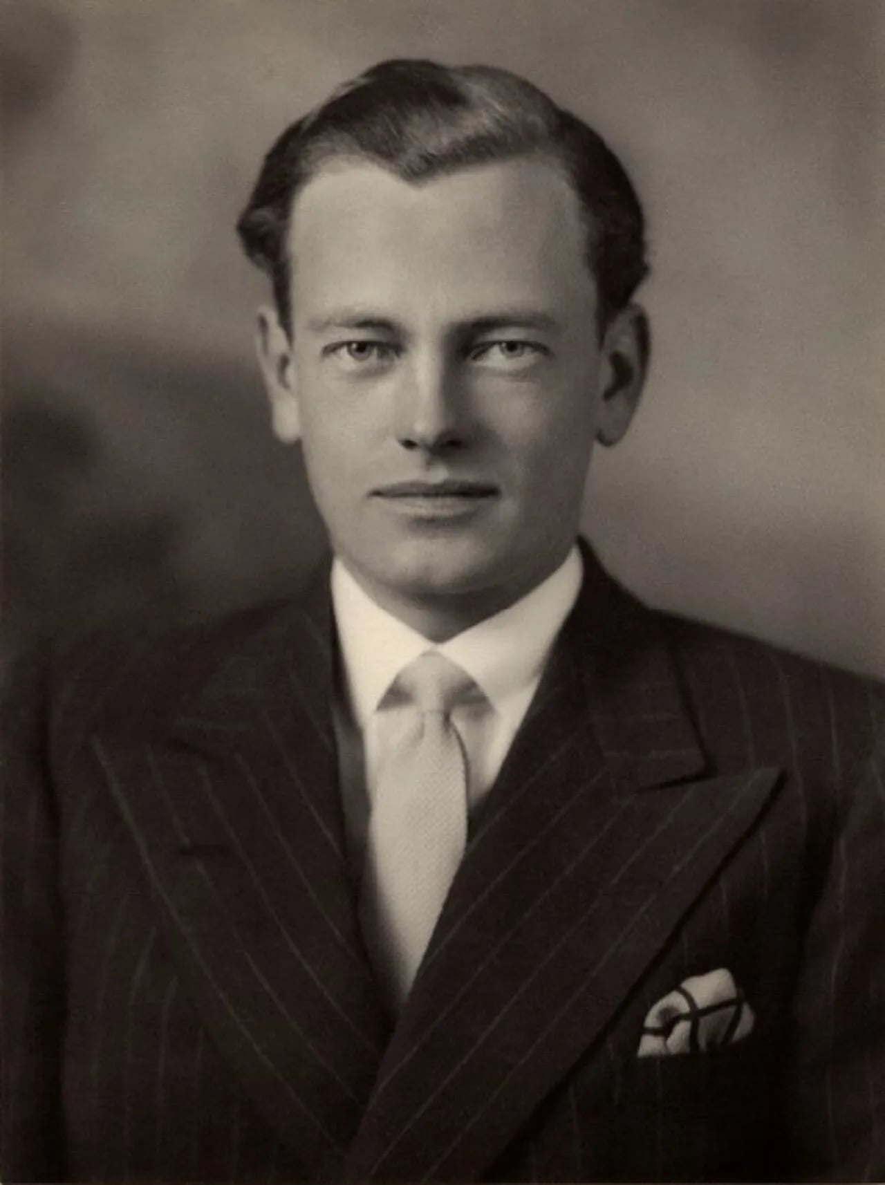 Porträt von David Mountbatten, 3. Marquess of Milford Haven (1919–1970) – Gedenkseite