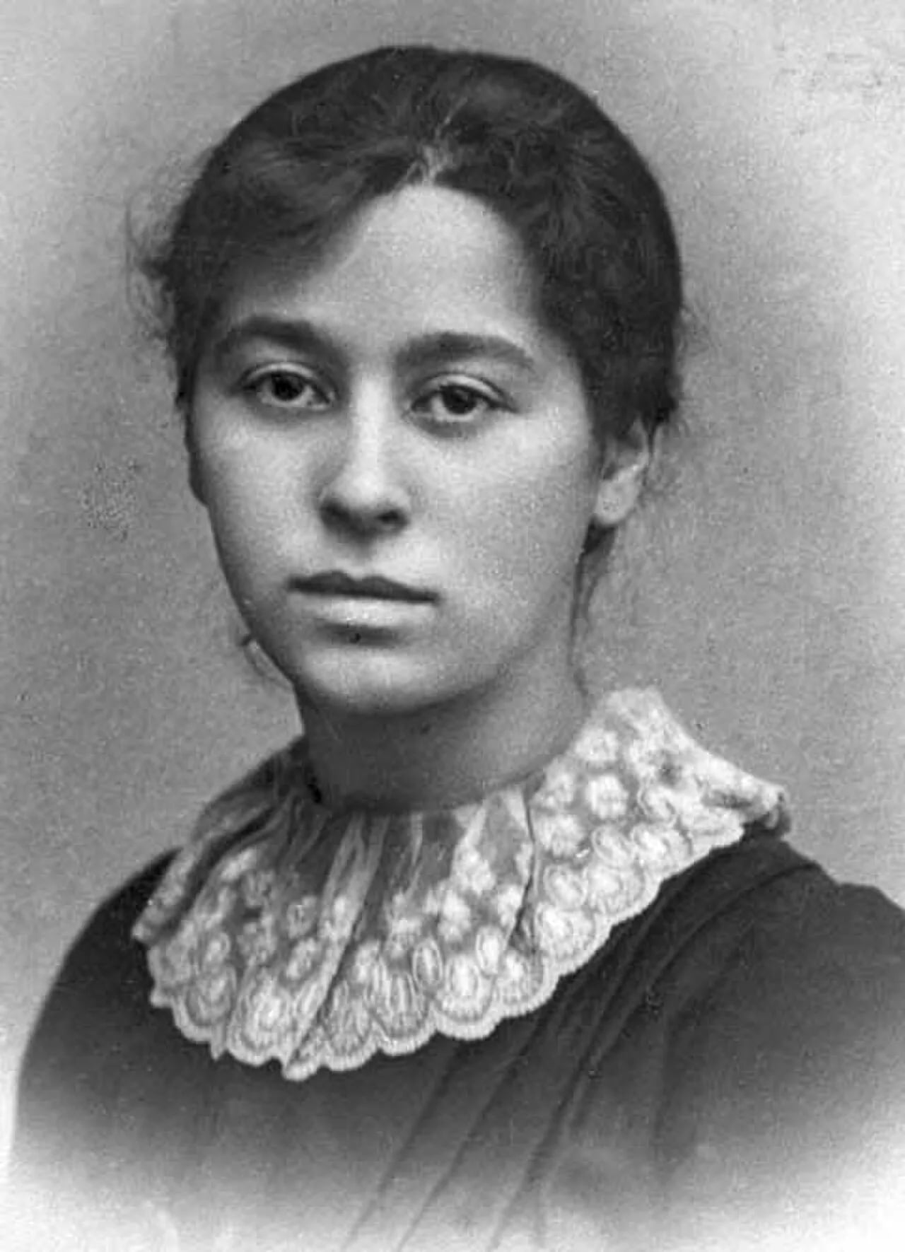 Portrait of Amy Levy (1861–1889) – memorial page