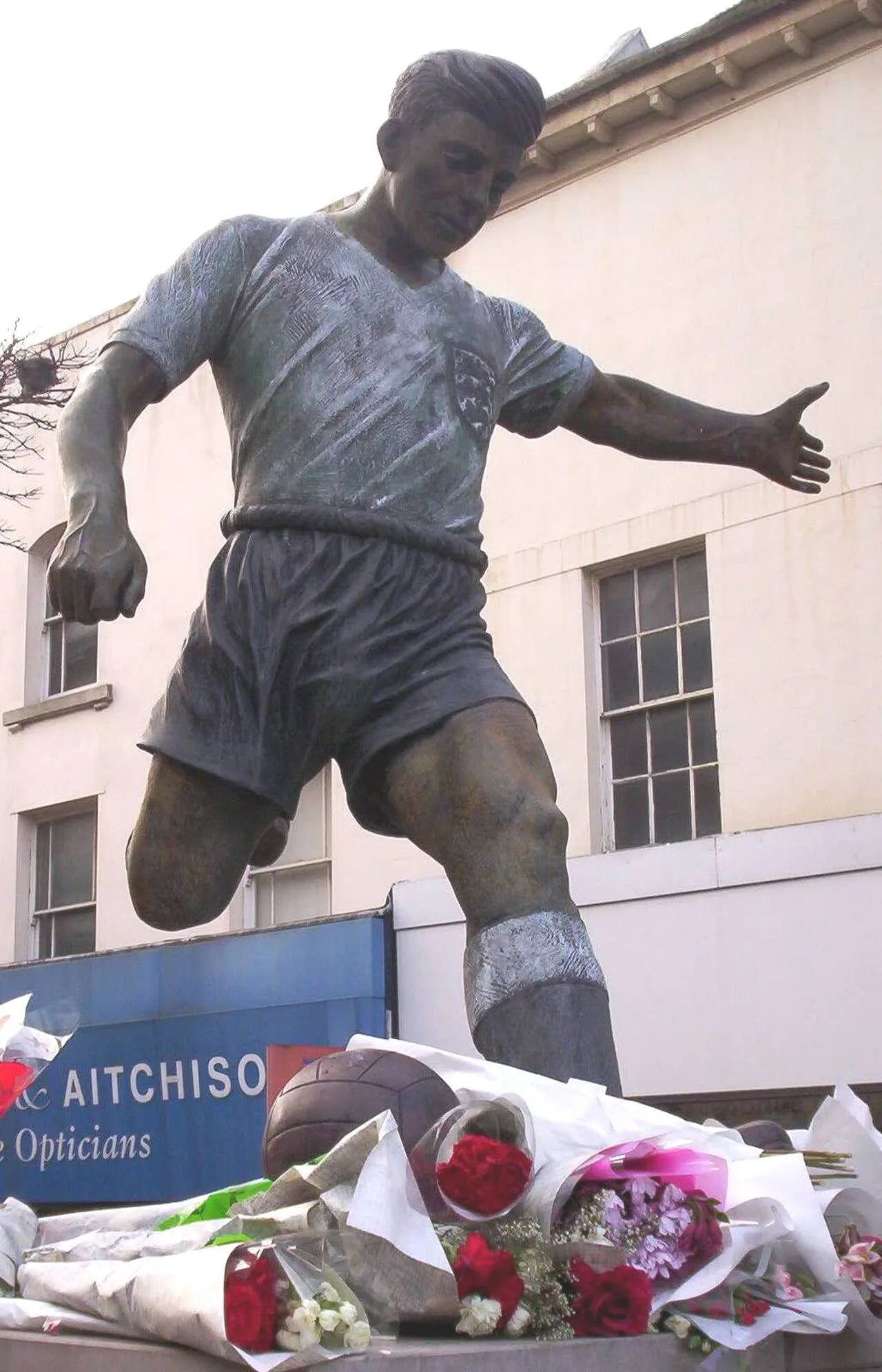 Portrait of Duncan Edwards (1936–1958) – memorial page