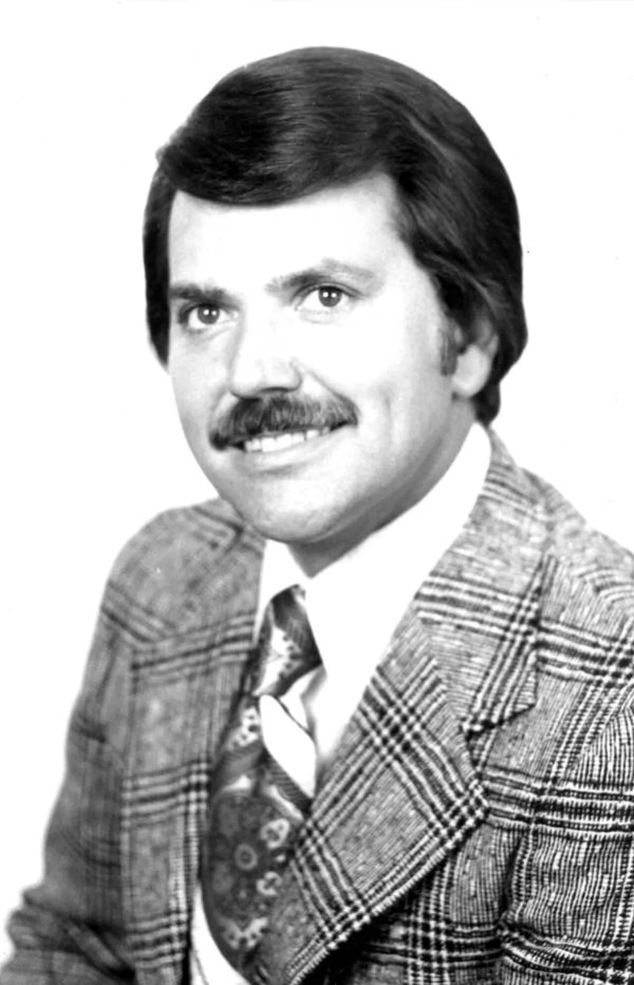 Portrait of George A. Williamson (1938–2010) – memorial page