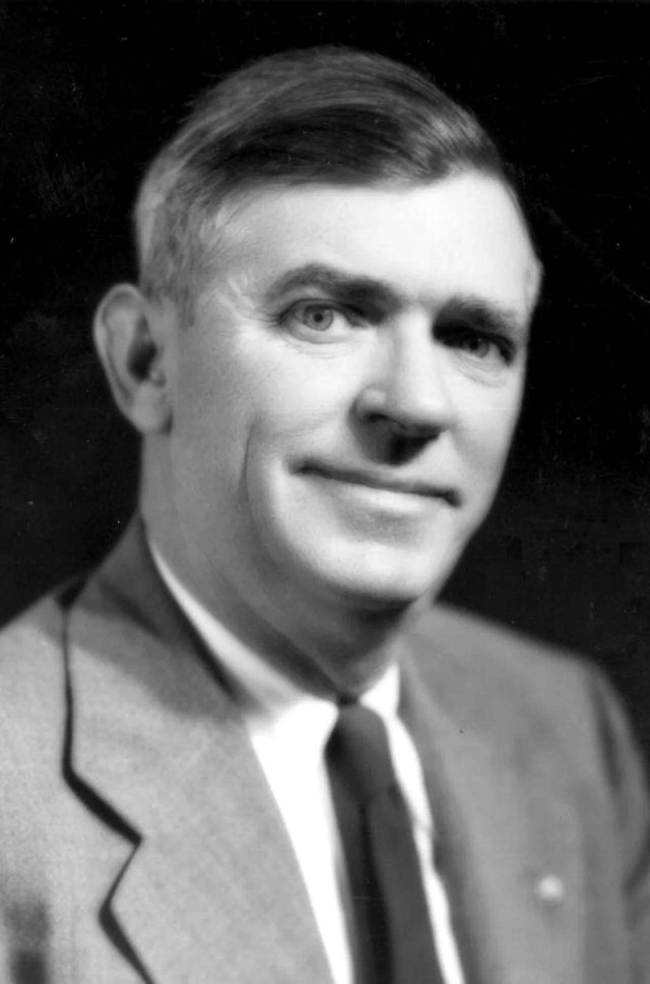 Portrait of Bill Pearce (1894–1968) – memorial page