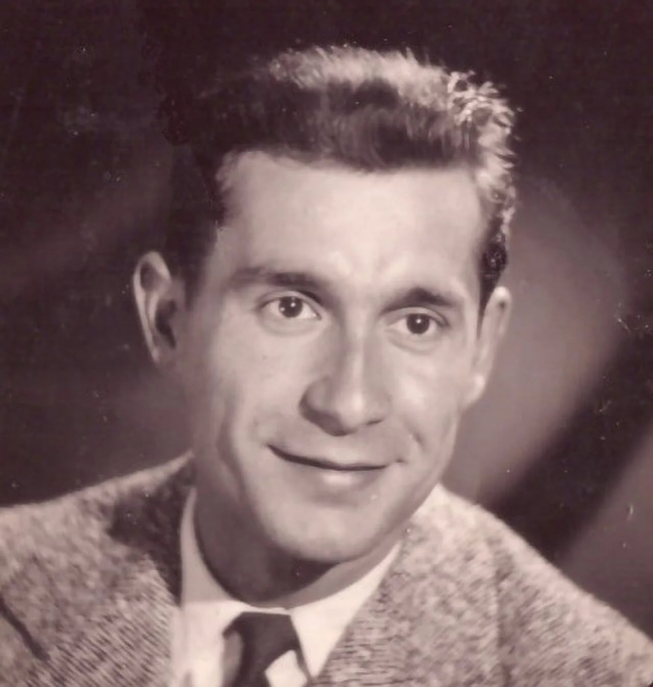 Portrait of André Hogommat (1925–2015) – memorial page