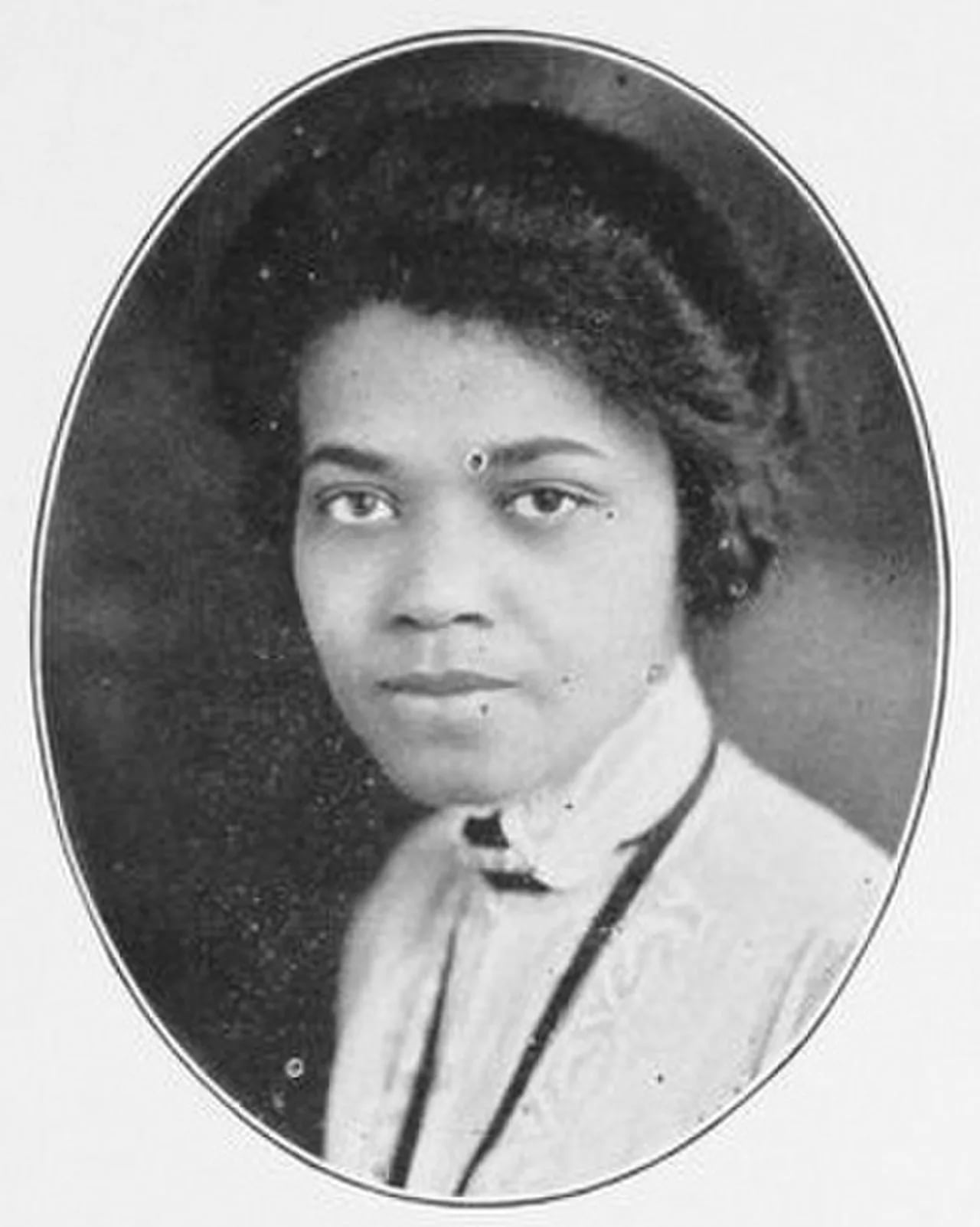 Portrait of Irene McCoy Gaines (1892–1964) – memorial page