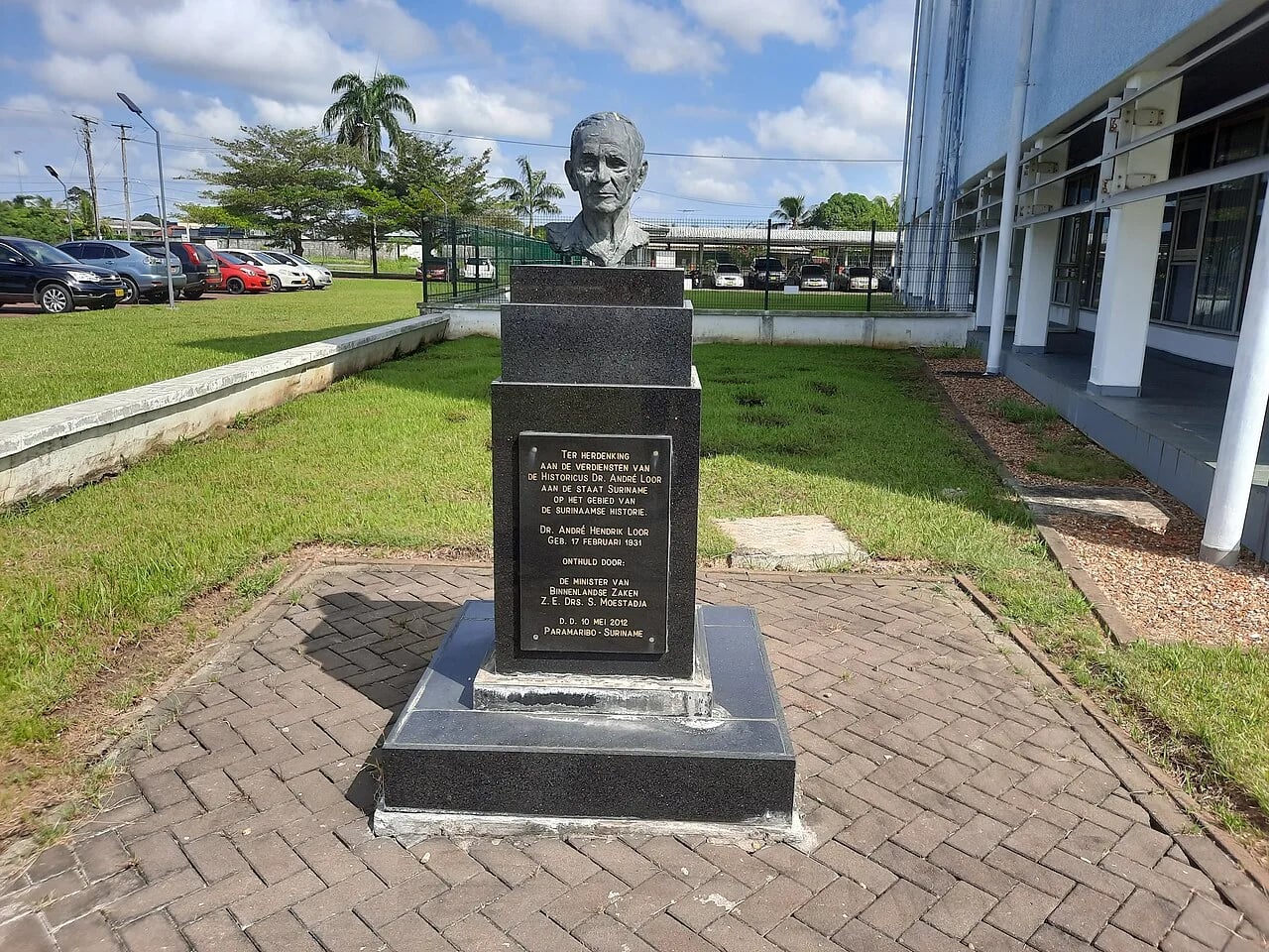 Portrait of André Loor (1931–2013) – memorial page
