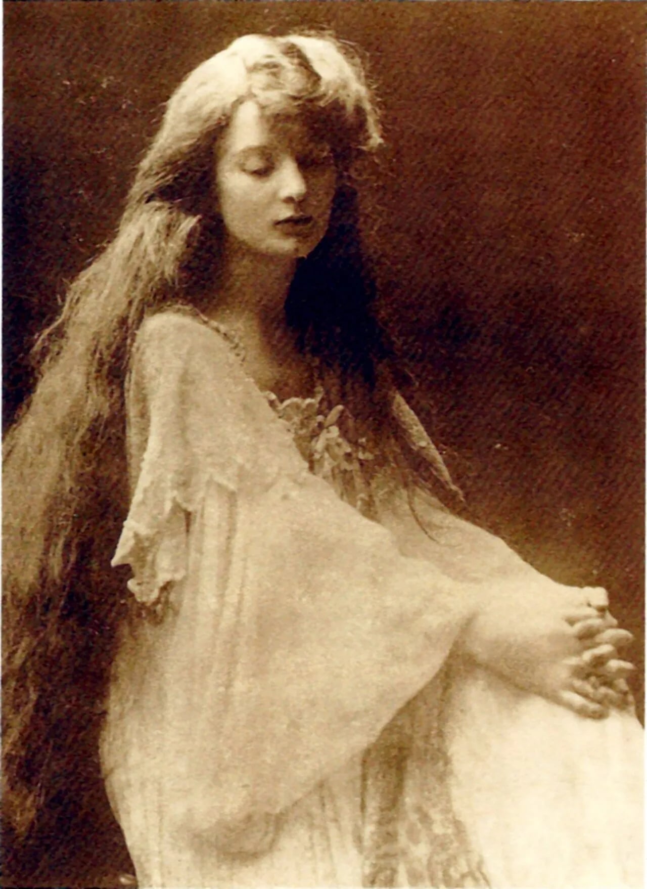 Portrait of Eva Palmer-Sikelianos (1874–1952) – memorial page