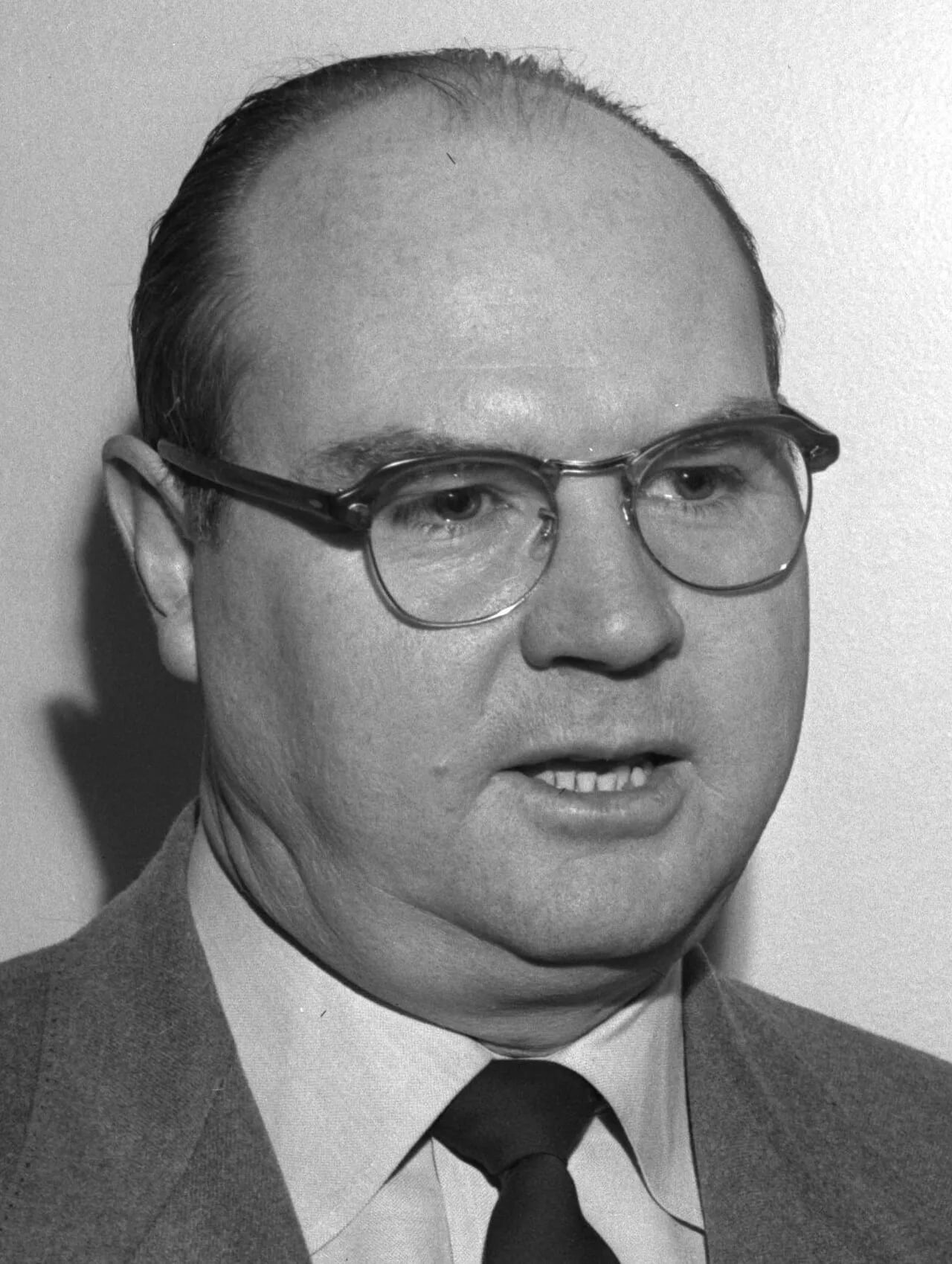Porträt von Roy Brewer (1909–2006) – Gedenkseite