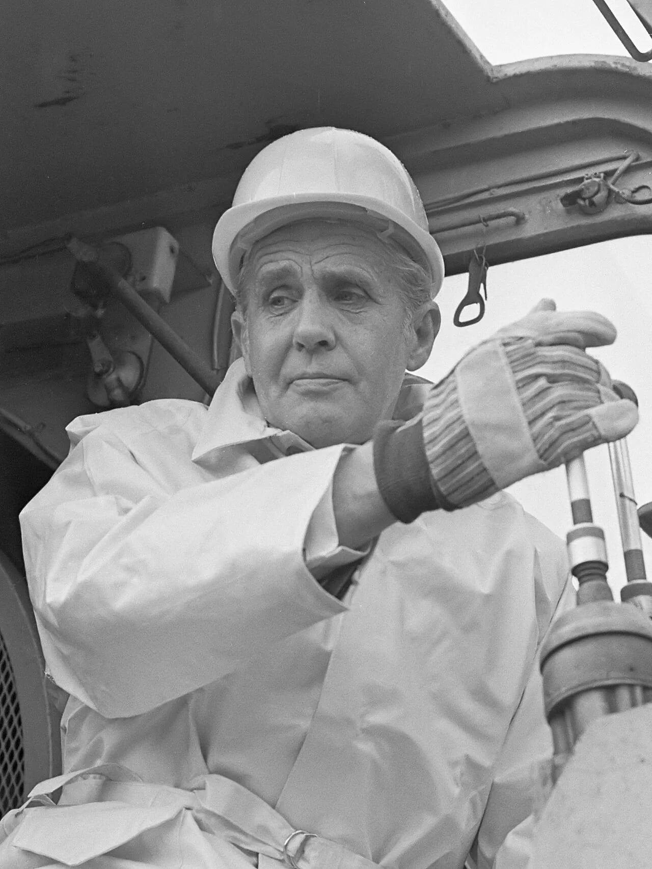 Portrait of Piet Jong (1914–2010) – memorial page