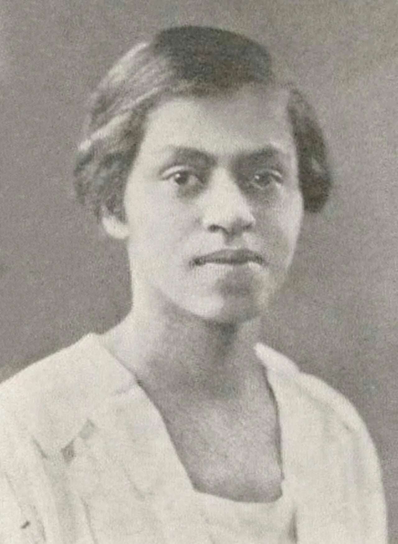 Porträt von Pauline A. Young (1900–1991) – Gedenkseite
