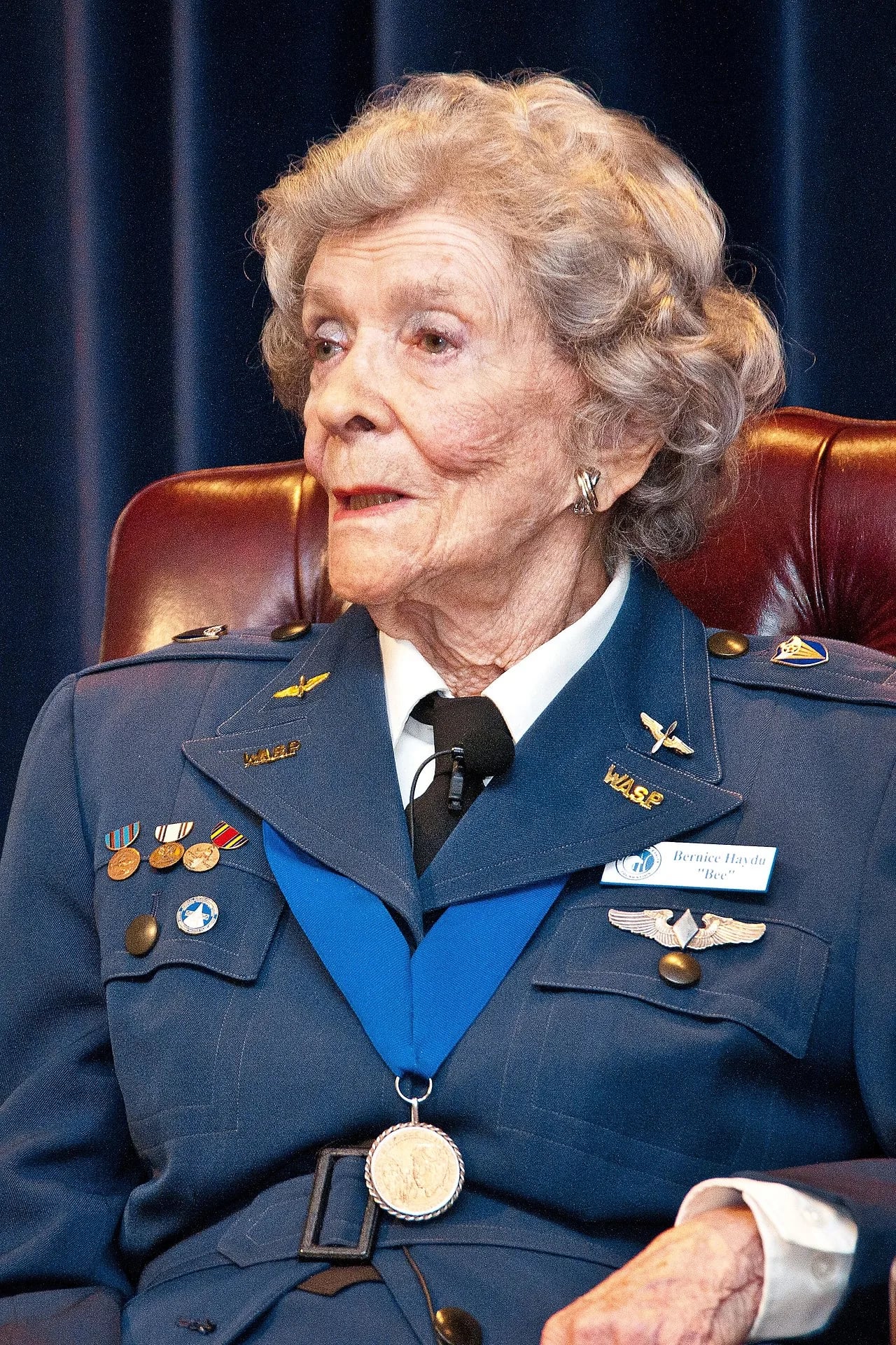 Porträt von Bernice Falk Haydu (1920–2021) – Gedenkseite