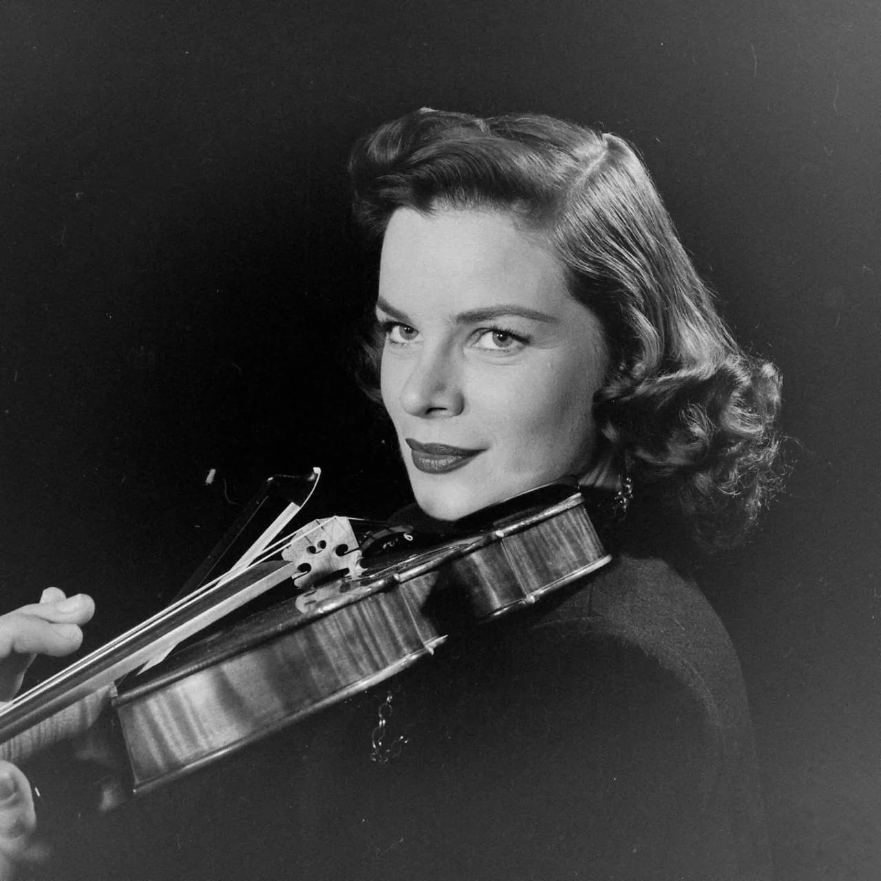 Portrait of Marcia Van Dyke (1924–2002) – memorial page