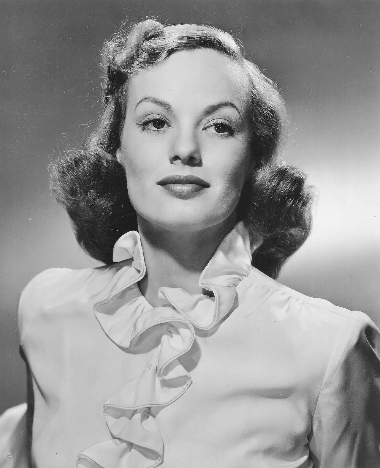 Porträt von Faye Emerson (1917–1983) – Gedenkseite