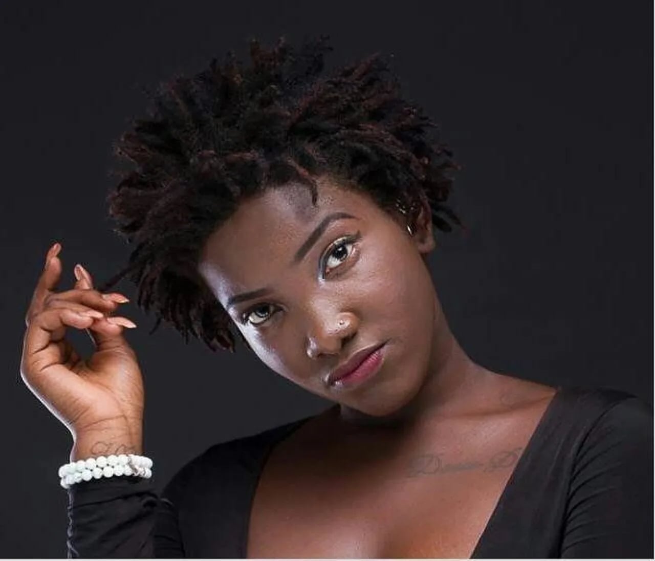 Portrait of Ebony Reigns (1997–2018) – memorial page