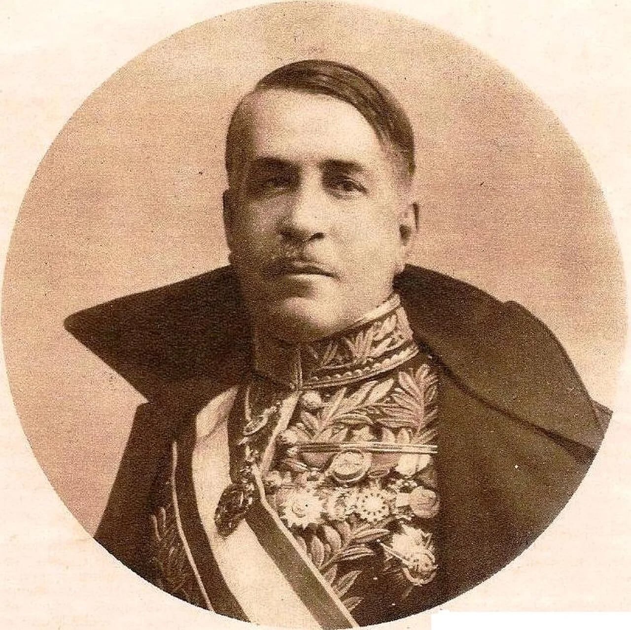 Portrait of Emilio Rodríguez Mendoza (1873–1960) – memorial page