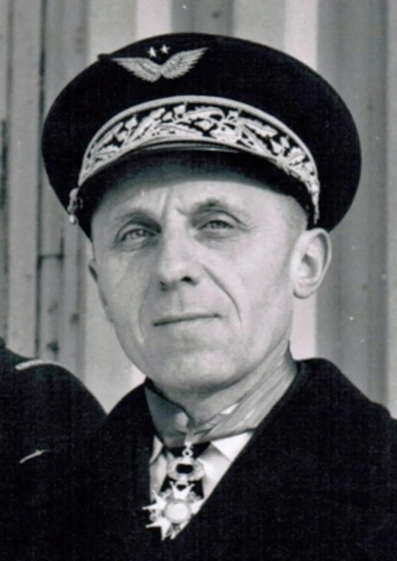 Porträt von Geoffroy de Ferrieres de Sauveboeuf (1912–2016) – Gedenkseite